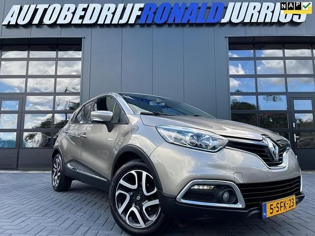 Bruin, metallic lak Gebruikt 2013 Renault Captur Dynamique SUV | € 8.750 (Iets duurder) - Afbeelding 1/4