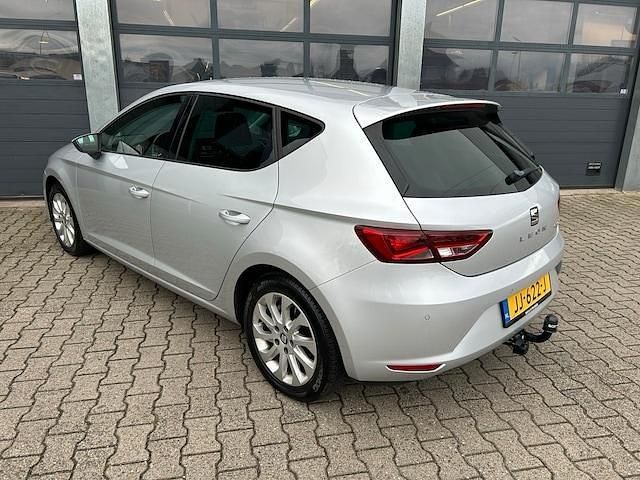 Occasion Seat Leon CONNECT 116 PK (85 kW) 2016 Grijs Hatchback