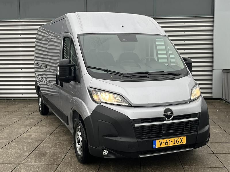 Occasion Opel Movano 2024 Grijs Van