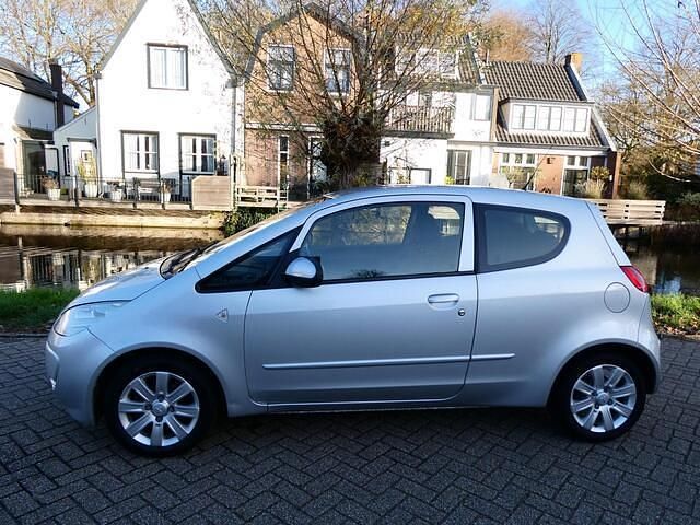 Occasion Mitsubishi Colt Invite+ 95 PK (69 kW) 2008 Grijs (metallic) Hatchback