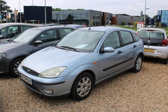 Grijs Gebruikt 2005 Ford Focus Futura Hatchback | € 3.990 (Eerlijke prijs) - Afbeelding 1/4