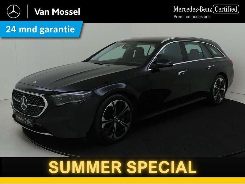 , metallic lak Gebruikt 2024 Mercedes E300 Luxury Stationwagen | € 55.945 (Eerlijke prijs) - Afbeelding 1/4