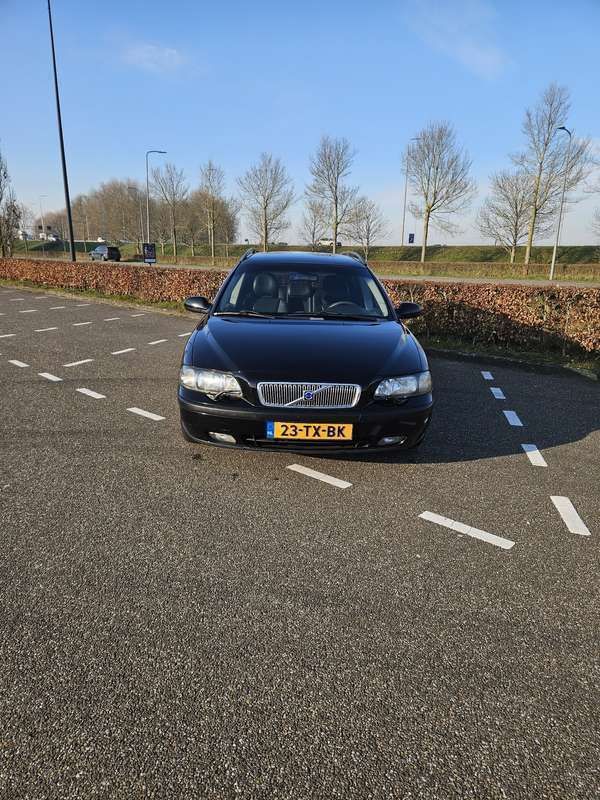 Zwart Gebruikt 2001 Volvo V70 Stationwagen | € 1.300 (Eerlijke prijs) - Afbeelding 1/4