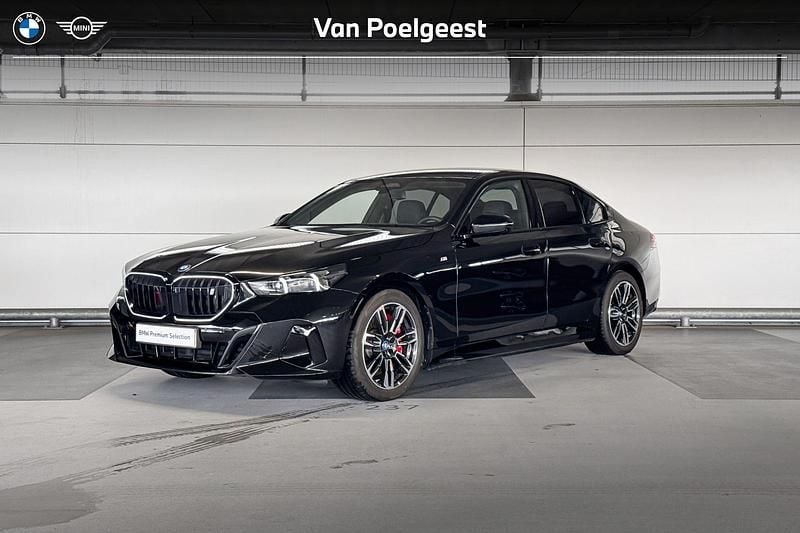 Zwart Occasion 2025 BMW i5 Comfort Edition Sedan | € 59.900 (Super prijs) - Afbeelding 1/4
