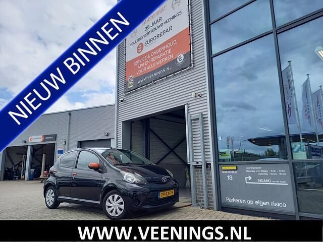 Zwart Gebruikt 2012 Toyota Aygo Comfort Hatchback | € 3.250 (Goede deal) - Afbeelding 1/4