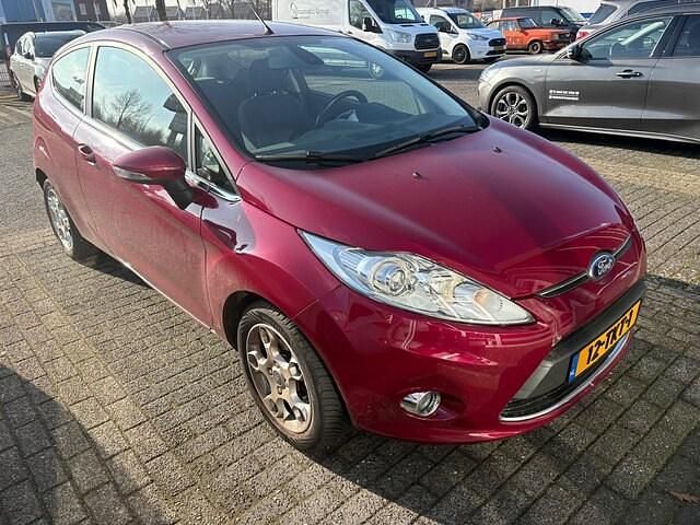 Occasion Ford Fiesta Titanium 82 PK (60 kW) 2012 Rood Hatchback