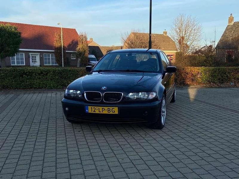 Zwart Gebruikt 2003 BMW 316 Executive Sedan | € 1.950 (Eerlijke prijs) - Afbeelding 1/4
