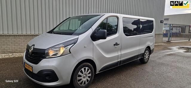 Grijs Gebruikt 2017 Renault Trafic Authentique Van | € 9.850 - Afbeelding 1/4