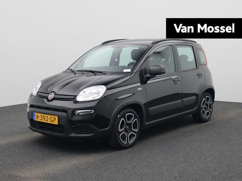 Zwart Occasion 2022 Fiat Panda City Life Hatchback | € 11.745 (Goede deal) - Afbeelding 1/3