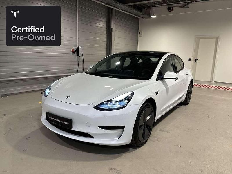 Wit Occasion 2021 Tesla Model 3 RWD Sedan | € 23.600 (Goede deal) - Afbeelding 1/4