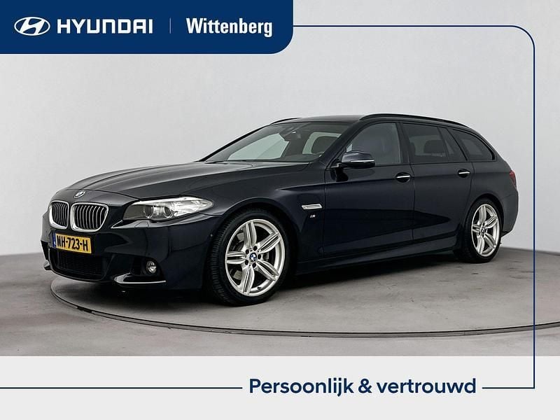 Zwart Gebruikt 2017 BMW 520 M Sport Stationwagen | € 22.900 (Goede deal) - Afbeelding 1/4