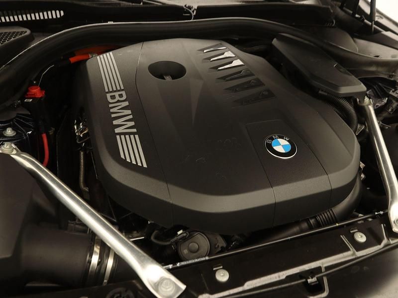 Occasion BMW 550e M Sport 489 PK (359 kW) 2024 Blauw Stationwagen