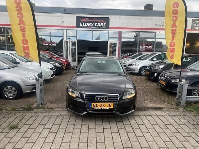 Grijs Gebruikt 2008 Audi A4 Business Sedan | € 4.750 (Goede deal) - Afbeelding 1/4