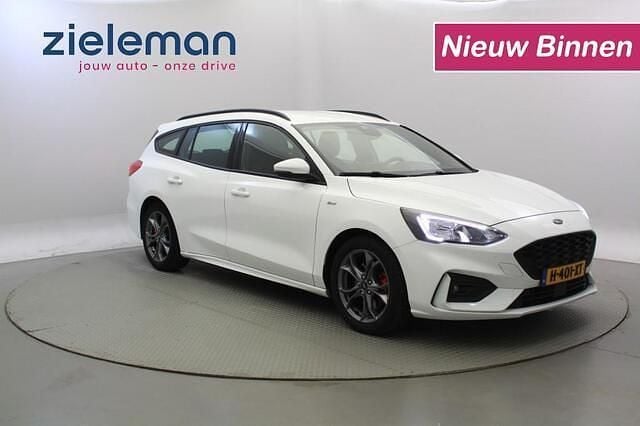 Wit, metallic lak Gebruikt 2020 Ford Focus Business Edition Stationwagen | € 14.845 (Eerlijke prijs) - Afbeelding 1/4