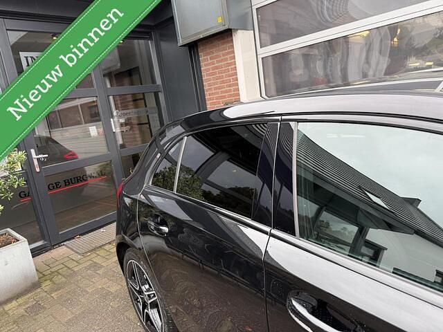 Occasion Mercedes A180 Business 136 PK (100 kW) 2022 Zwart Hatchback
