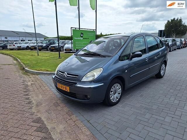 Grijs, metallic lak Gebruikt 2005 Citroën Xsara Picasso Attraction MPV | € 1.799 (Eerlijke prijs) - Afbeelding 1/4
