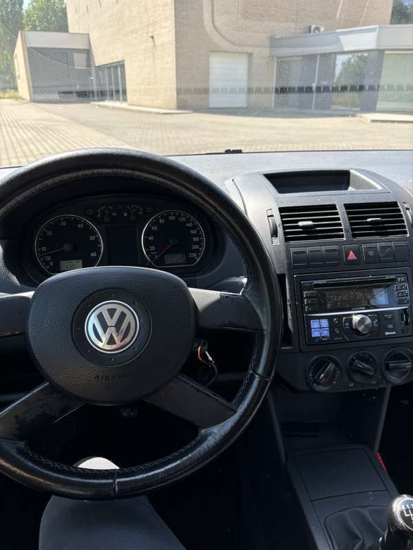 Gebruikt 2004 VW Polo Highline Sedan | € 1.950 (Eerlijke prijs) - Afbeelding 1/4
