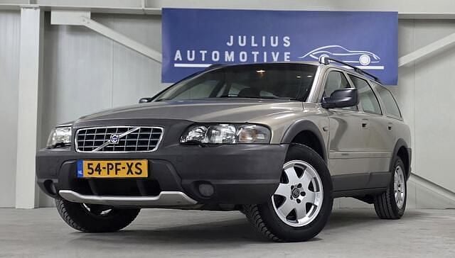 Beige Gebruikt 2004 Volvo XC70 Comfort Stationwagen | € 3.443 (Eerlijke prijs) - Afbeelding 1/3