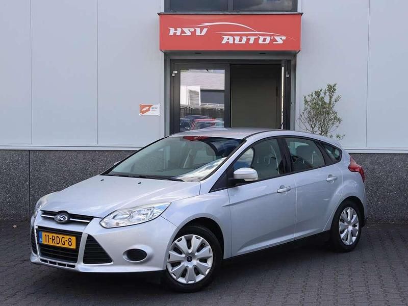 Grijs Gebruikt 2011 Ford Focus Trend Hatchback | € 4.999 (Eerlijke prijs) - Afbeelding 1/3