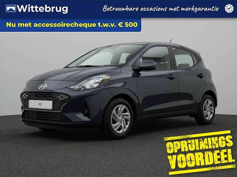 Grijs Occasion 2024 Hyundai i10 Comfort Hatchback | € 16.425 (Eerlijke prijs) - Afbeelding 1/3