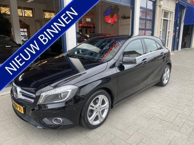 Zwart Gebruikt 2014 Mercedes A180 Prestige Hatchback | € 12.450 (Eerlijke prijs) - Afbeelding 1/4