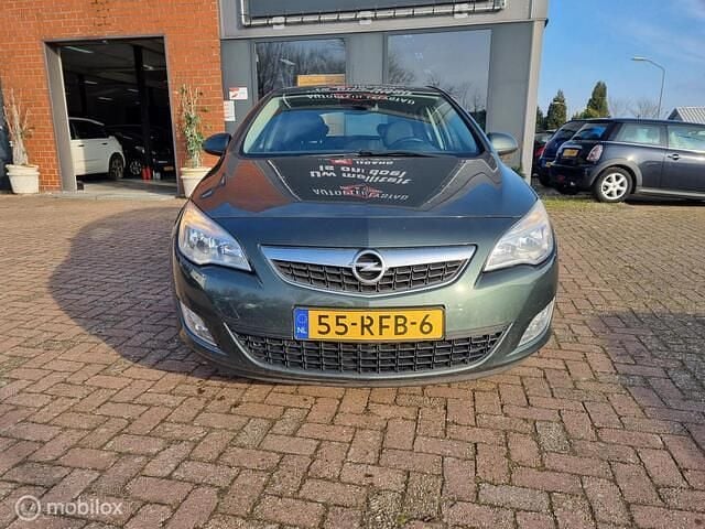 Occasion Opel Astra Edition 140 PK (102 kW) 2011 Groen Hatchback