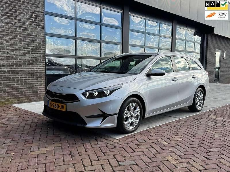 Grijs Gebruikt 2023 Kia Ceed Sportswagon Stationwagen | € 18.975 (Super prijs) - Afbeelding 1/4