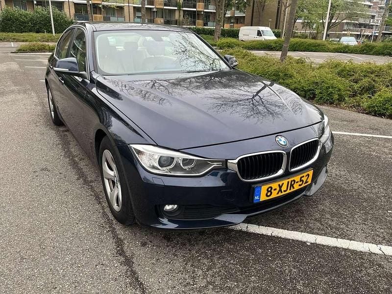 Blauw Gebruikt 2014 BMW 320 Executive Sedan | € 8.750 (Super prijs) - Afbeelding 1/4