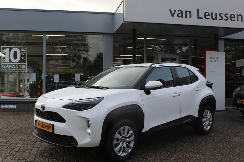 Wit Occasion 2024 Toyota Yaris Cross SUV | € 25.900 (Goede deal) - Afbeelding 1/4