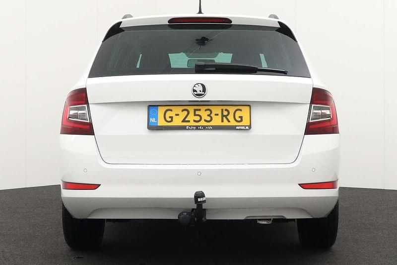 Occasion Skoda Fabia Business Line 97 PK (71 kW) 2019 Wit Stationwagen