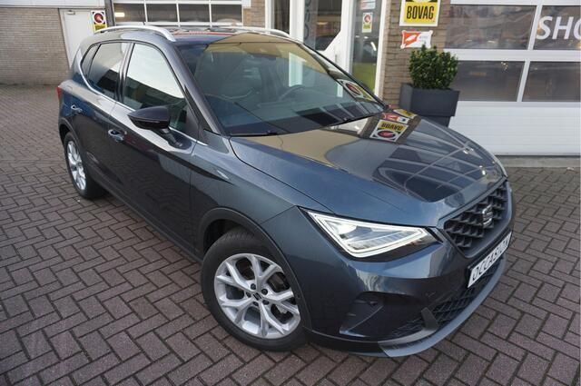 Grijs Gebruikt 2024 Seat Arona FR SUV | € 28.945 (Duur) - Afbeelding 1/4