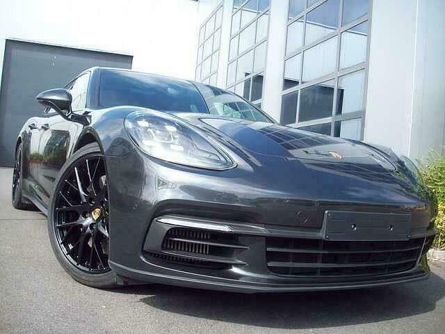 Grijs Gebruikt 2018 Porsche Panamera 4 Sport Turismo Sedan | € 78.650 - Afbeelding 1/4