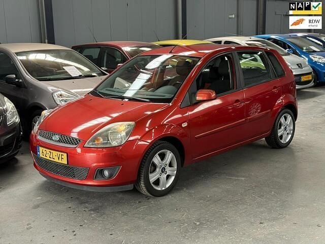 Oranje Gebruikt 2008 Ford Fiesta Futura Hatchback | € 1.999 (Goede deal) - Afbeelding 1/4