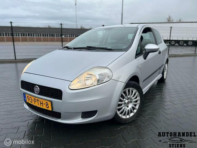 Grijs Gebruikt 2011 Fiat Grande Punto Hatchback | € 3.450 (Duur) - Afbeelding 1/4