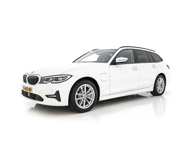 Occasion BMW 330e Sport Line 292 PK (214 kW) 2021 Wit Stationwagen