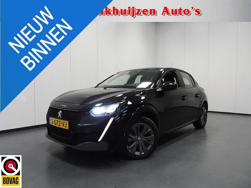 Zwart Gebruikt 2023 Peugeot e-208 Active Hatchback | € 17.140 (Goede deal) - Afbeelding 1/4