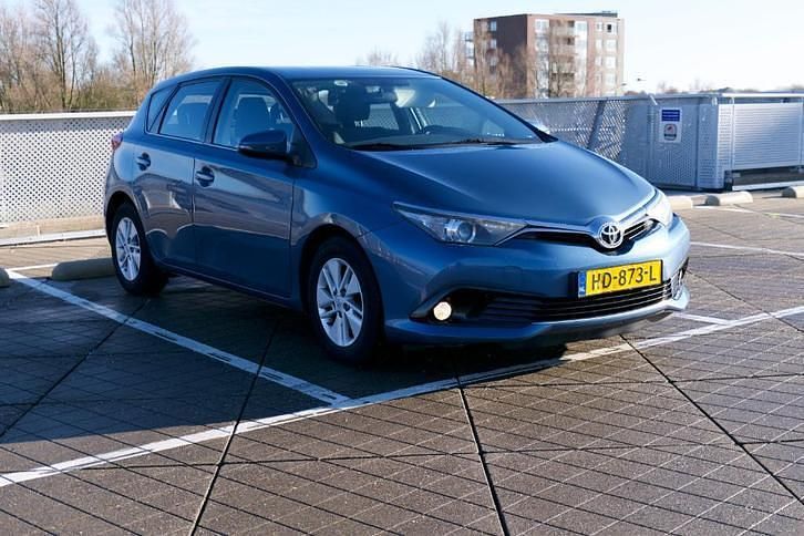 Gebruikt 2015 Toyota Auris | € 7.500 - Afbeelding 1/4