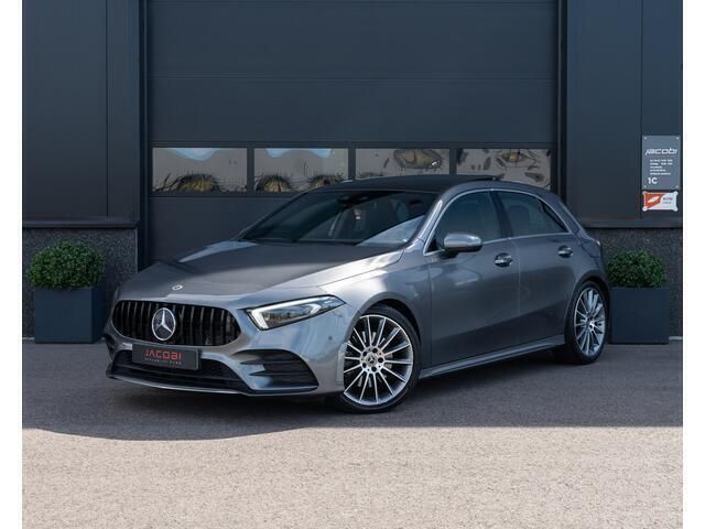 Grijs Gebruikt 2019 Mercedes A220 AMG Sedan | € 36.950 (Duur) - Afbeelding 1/4
