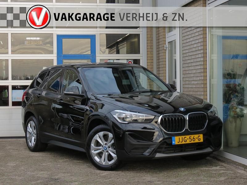 Zwart Gebruikt 2022 BMW X1 Executive SUV | € 24.850 (Super prijs) - Afbeelding 1/4