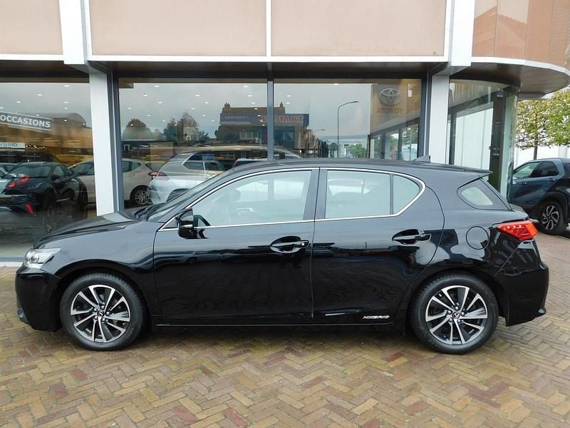 Occasion Lexus CT200h Business Edition 99 PK (72 kW) 2018 Zwart Hatchback