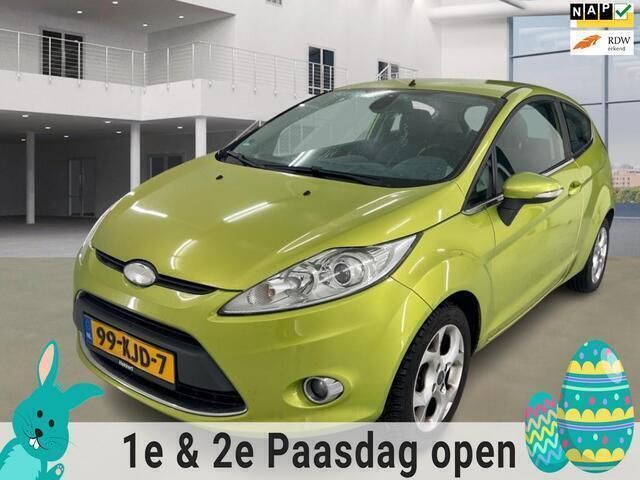 Groen Gebruikt 2009 Ford Fiesta Titanium Hatchback | € 2.995 (Eerlijke prijs) - Afbeelding 1/4