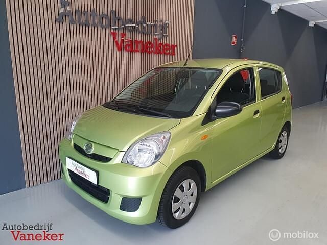 Groen Gebruikt 2008 Daihatsu Cuore Hatchback | € 2.450 (Eerlijke prijs) - Afbeelding 1/4