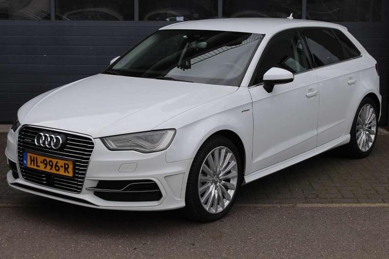 Wit Gebruikt 2015 Audi A3 Sportback e-tron Ambition Sedan | € 9.950 (Eerlijke prijs) - Afbeelding 1/4