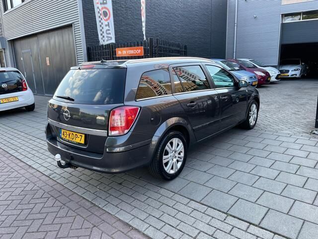 Occasion Opel Astra Cosmo 116 PK (85 kW) 2009 Grijs Stationwagen