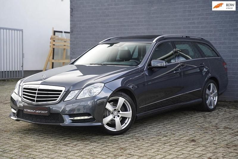 Blauw Gebruikt 2013 Mercedes E200 Avantgarde Stationwagen | € 14.750 (Eerlijke prijs) - Afbeelding 1/4