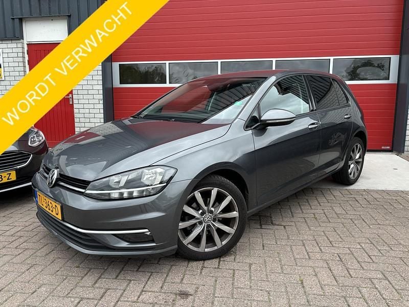 Grijs Gebruikt 2018 VW Golf VII Comfortline Hatchback | € 14.183 (Eerlijke prijs) - Afbeelding 1/4