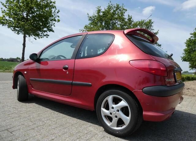 Occasion Peugeot 206 Premium 109 PK (80 kW) 2003 Rood Hatchback