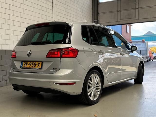Zilver Gebruikt 2015 VW Golf Sportsvan Highline MPV | € 10.250 (Goede deal) - Afbeelding 1/3
