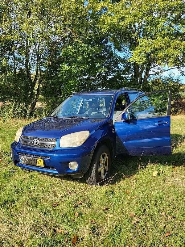 Blauw Gebruikt 2004 Toyota RAV4 Luna SUV | € 5.500 (Eerlijke prijs) - Afbeelding 1/4