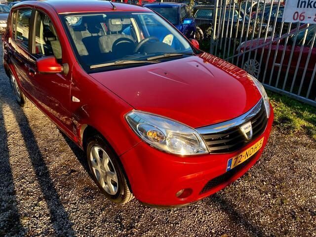 Occasion Dacia Sandero 84 PK (61 kW) 2003 Rood Hatchback